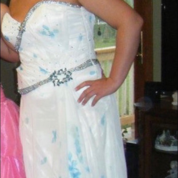 Prom dress - Picture 2 of 7
